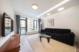 Nice balcony 2Brs/2Lrs/1Bt apt nr Wuning rd,M13/14