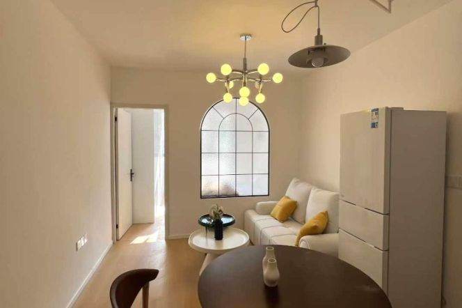 Brand new/Modern 1br 1lr/bright room/High value,Zhongshan park@L2/3/4