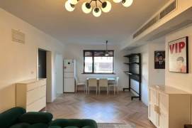 Newly renovation 2br with elevator @Line 7 Changping Road St.