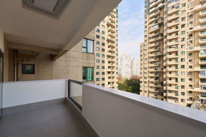 Brand new decoration 3brs with floor heating in  central Xuhui 