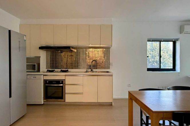 changshu rd sta 2br2bath90sqm