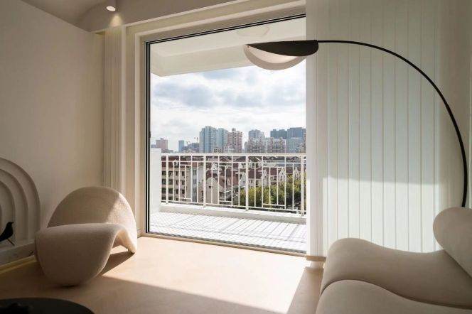 Xintiandi Good price 3Br,balcony,floor heating.