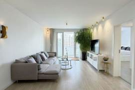 High-rise 2br/2bt Flat with open Balcony, Xintiandi