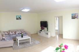 High-rise 2br Apt close to Hongqiao Road