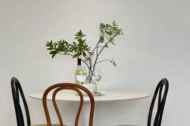 Furnished 1Br w spacious living room-line 3/4/10