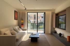 Open balcony 2BR 1BA /  Spacious / Bright / Modern/ Quiet / Stairs