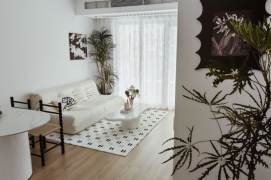 Xujiahui nice 1br with balcony in good situation with 10k