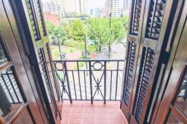  Historic 1br old apt with Balcony nr Xintiandi CBD   M10/13
