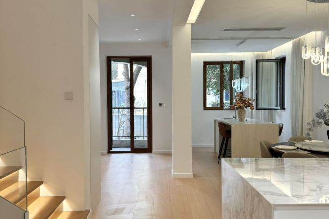 Villa/big garden/terrace/5Brs/Qingpu area