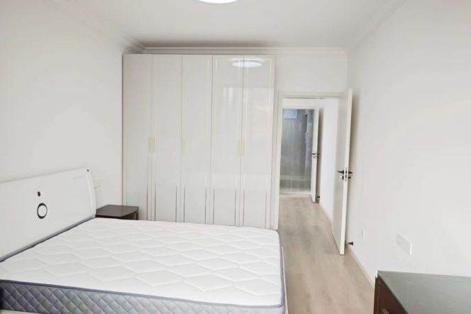 Brightly spacious 2brs apt near IAPM