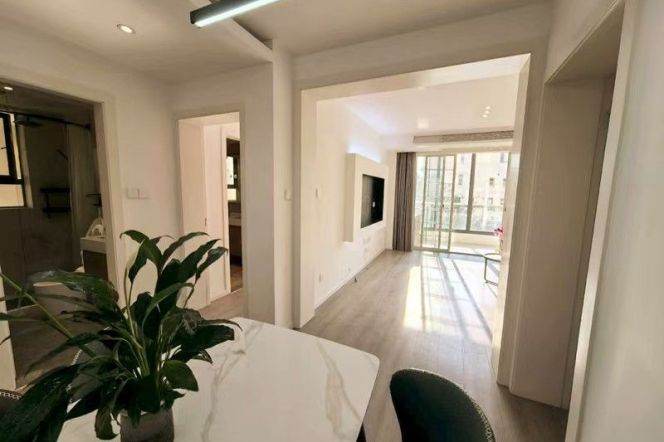 Jingan 2beds with Central A/C for 13,800 RMB/Month/ Wuning Road Metro