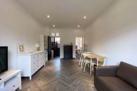 Spacious 1br/1bt Apt in Jing'an Villa