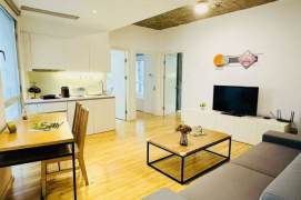 2BR 2Baths near line 3/4/9 Yi'shan Rd metro, Jiao'tong and Dong'hua Uni can long and short lease