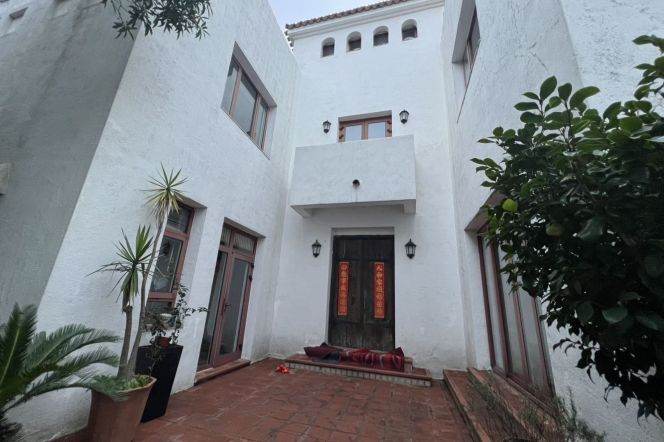 Villa/big terrace/garden/5brs/Vizcaya/Close duliwch&concodia school