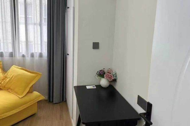 Loushanguan rd 1br 1lr@L15/2,cozy&quiet/bright room/brand furniture