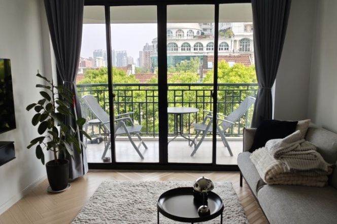 Bright and expansive 3-bedroom apartment @South Shannxi Rd. Station 