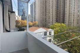 Open Balcony+Spacious&Bright 1Bdr 1Bath Apt+L1/7 Chang Shu Rd+Large Closet+5F Walk Upp