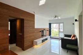 Elevator 1＋1 House in Grand Plaza