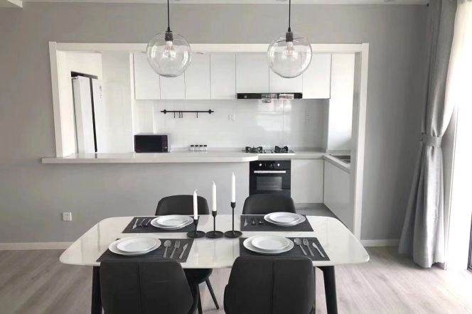 Jiashan Road 2bedrooms+cloakroom+2 bathroom nice bright apartment 