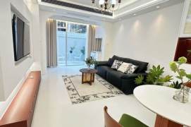 Zhongshan park 1BR apartment with yard