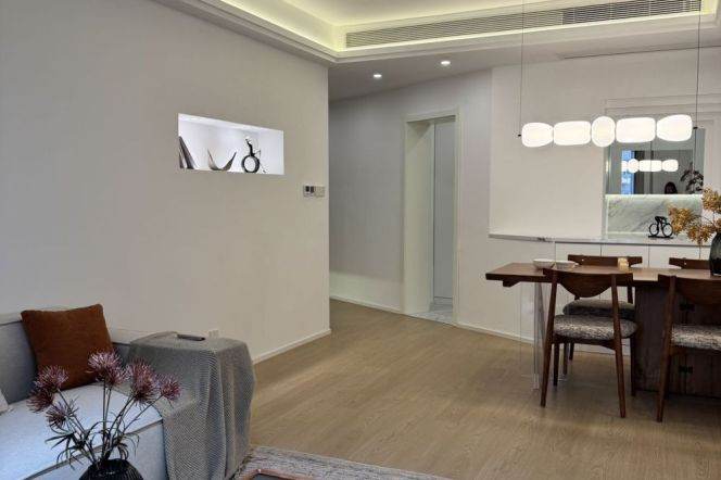 Modern & Spacious 2BR-2bathr +heating |  Jiangning rd & Changshou rd Metro L7/13