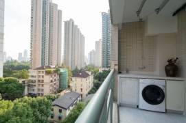 Zhen’ning/Huashan rd floor heating 3brs apt wt balcony; L2/11
