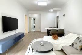 Elevator&bright  2br/2lr @east nanjing rd sta 8.6k