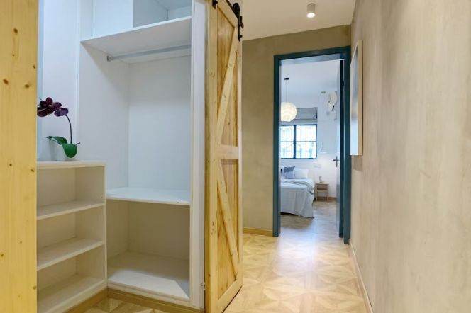 Modern 1br/2living &Open balcony/oven@Zs Park & Line 2/3/4