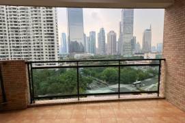 Morden 3brs with balcony in Lujiazui
