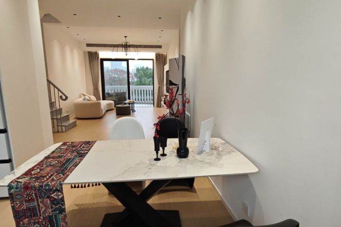 Elegant Spacious Large 3Brs+Terrace