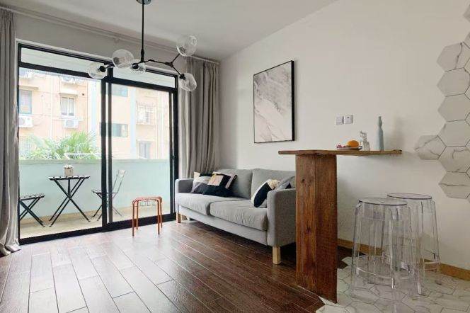 Modern 1br/2living &Open balcony/oven@Zs Park & Line 2/3/4