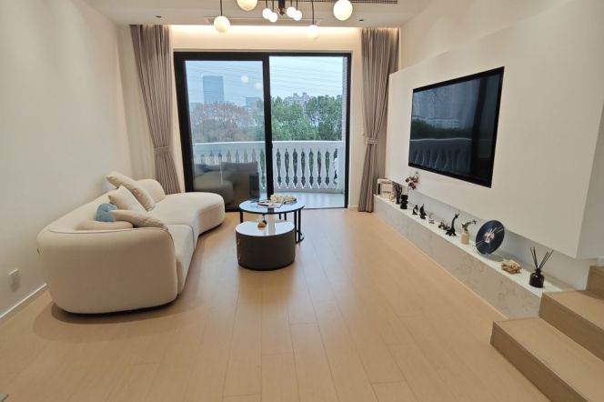 Elegant Spacious Large 3Brs+Terrace