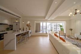 Morden 2brs with wall raditor and balcony in Xujiahui 