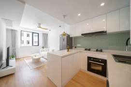 Modern 1br/2living &floor heating @ Changping Rd & Line 7