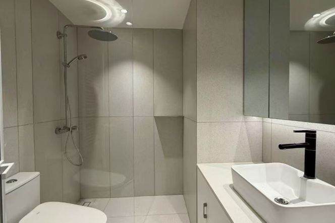 Shanghai Library elevator 1BR apartment