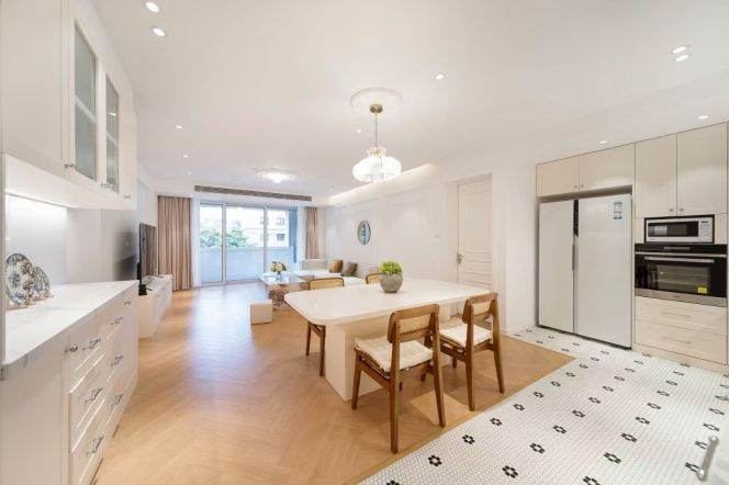 Super nice 3Br,Xintiandi line 10,floor heating,super modern