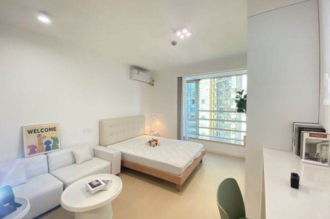 Brand new 1Br,great location,Zhong Shan Park