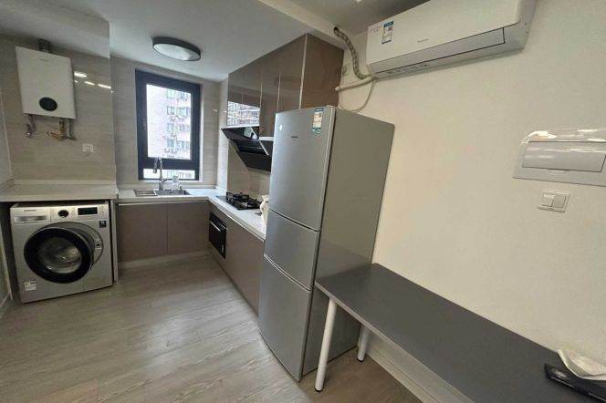 jing'an temple elevator 1BR/living room@L2/7