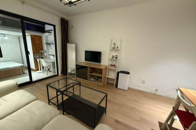 Good Value 1Br/1Lr/1Bt@L2/11 Jiangsu Rd Station