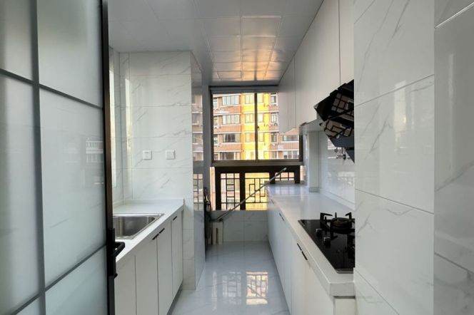 Morden 1bedroom with balcony  belonged to Xintiandi area