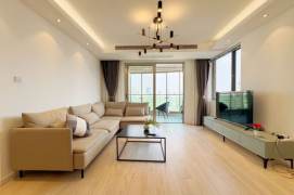 Morde 3brs with balcony and floor heating in  Jing an