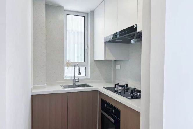 Modern 1br/2Living &balcony/oven @Wuding Rd & Line 2/11/14