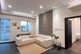 2BR- 2Bathr | Jiangsu rd Mt L2/11 | Floor heating + Central AC+ Balcony | 16K