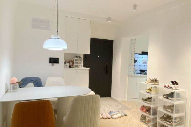 Valuable Zhongshan Park 2BR with Balcony,Floorheating,C/A 16.8K