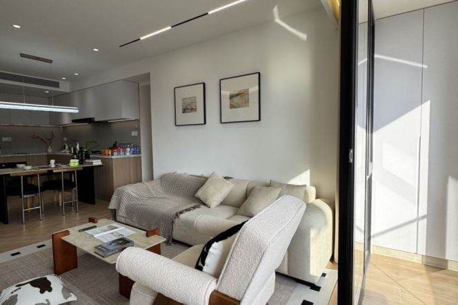 Suzhou Creek | Simple & Beautiful 2BR + Big balcony&River view | Hanzhong rd metro | Good view