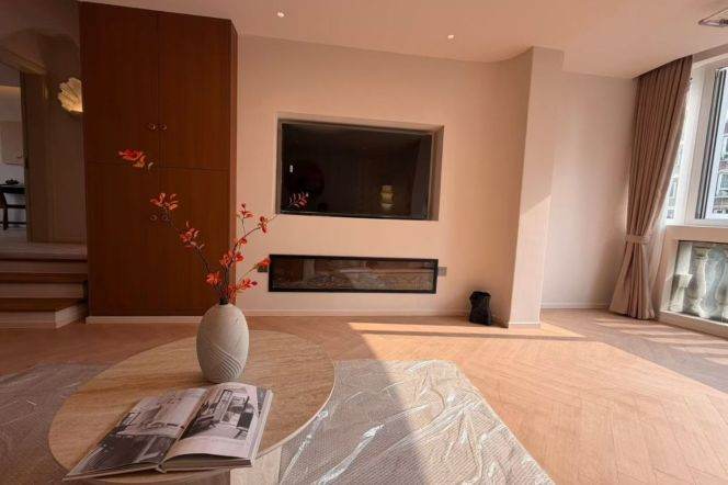 Brand new 2br apt,CA,floor heating,close to Line 12