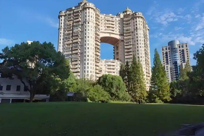 brand new  big 5brs floor heating balcony super modern furniture in Gubei 