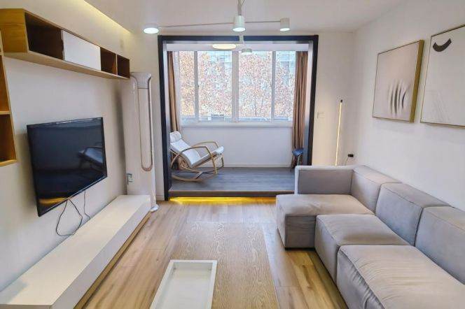 Good price 2 br with lift in XuJiaHui.easy to L 4 SH Stadium st. + L 1/9/11 XuJiaHui St.