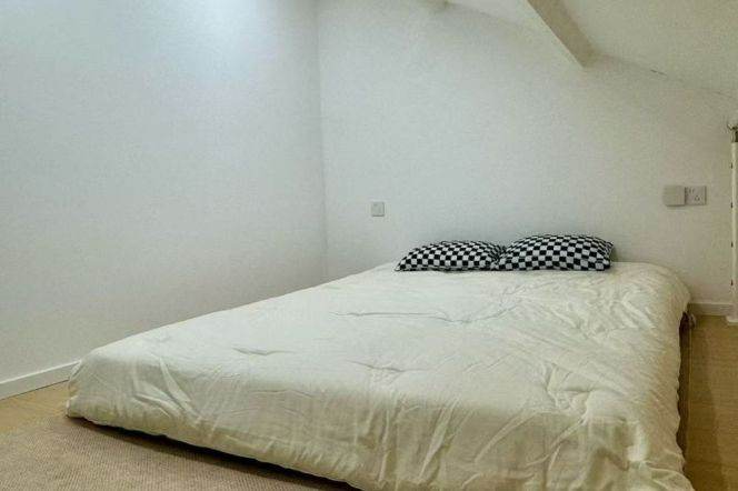 Cute loft 1BR APT Shaoxing Rd Shanxi(s) Rd 4.6k