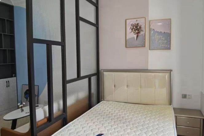 Nice Lift Apt with Floor heating in west Nanjing Road